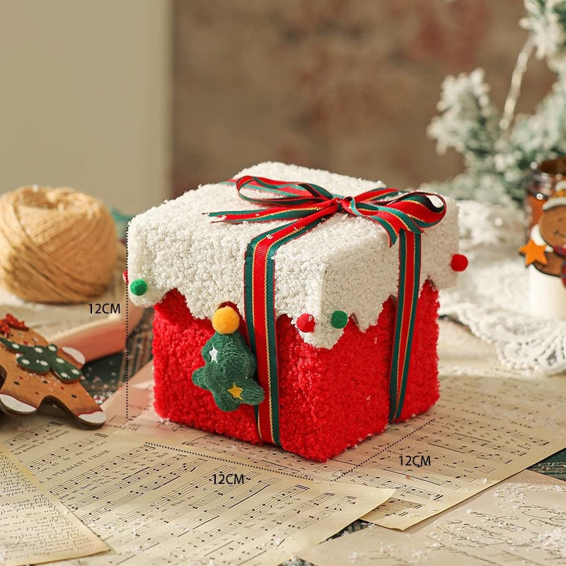 Christmas Delight | Exclusive Velvet Apple Gift Boxes for Christmas Eve, Accompanied by Festival Warmth